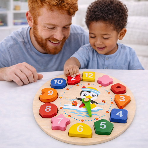 jouet-en-bois-horloge-manchot-papa-bebe-jouent