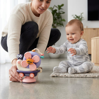jouet-evolutif-escargot-violet-bebe-maman-joue