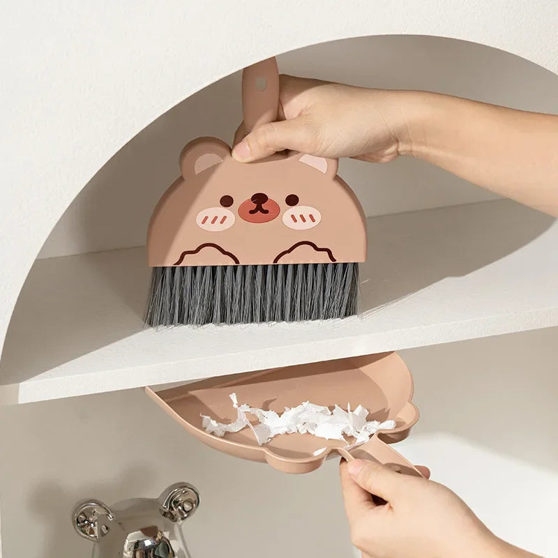 motricité-pratique-pelle-balayette-ours