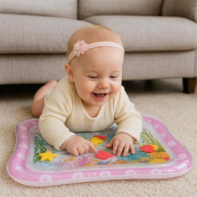 tapis-eau-bebe-fille-joue